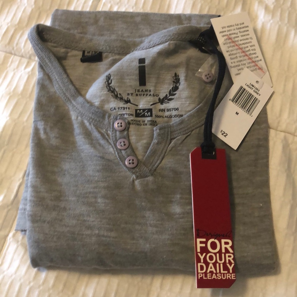Buffalo gray v-neck with distressed sleeves